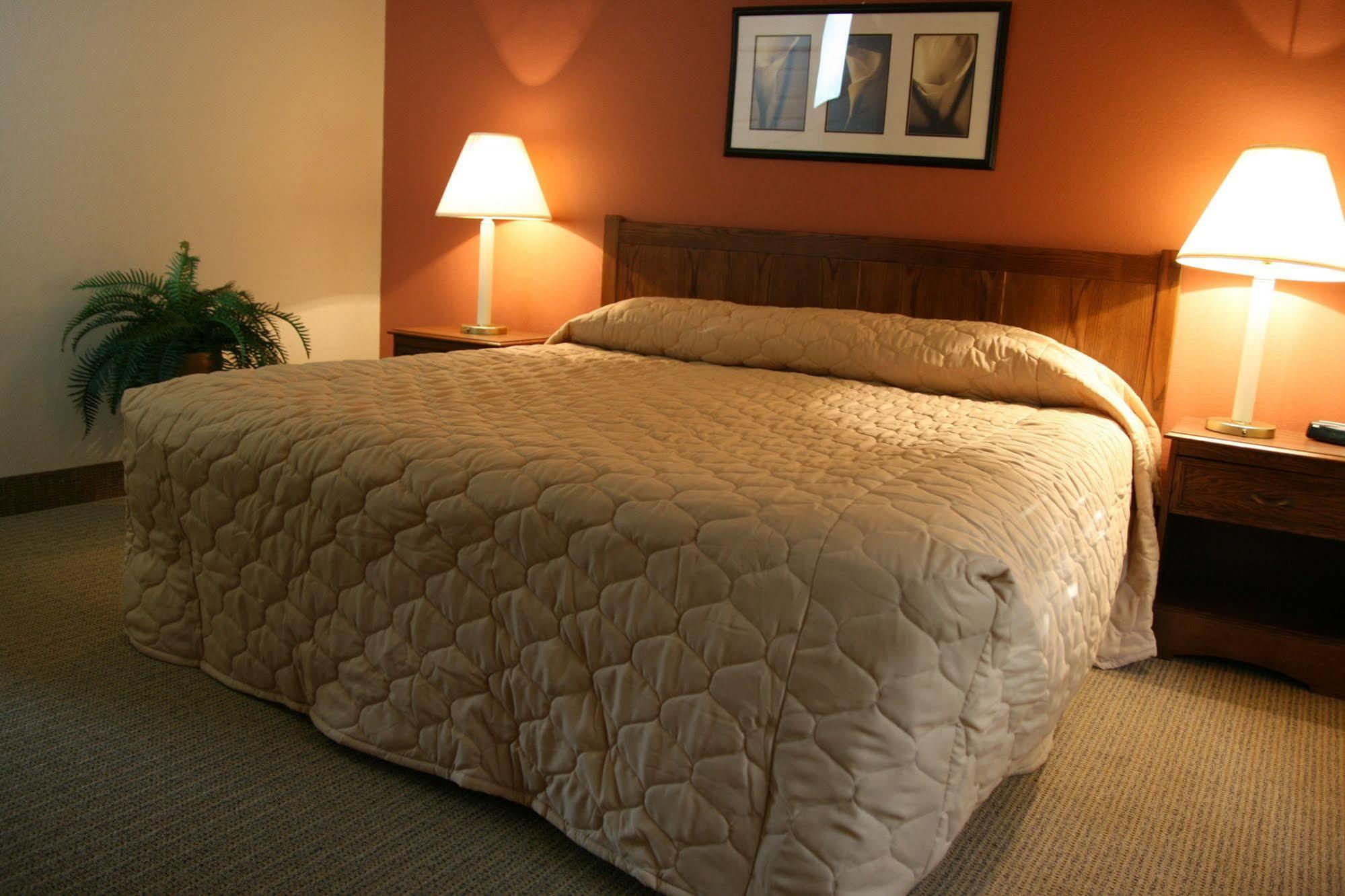 Affordable Suites Of America Fredericksburg Bagian luar foto